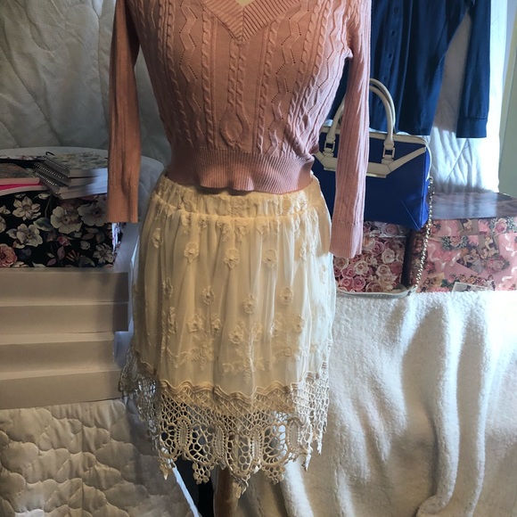 HEARTSOUL LACE MINI  & 2 CROP TOPS - Picture 3 of 8